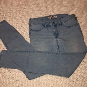 Light wash Hollister jeggings